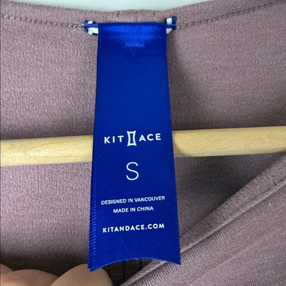 Kit and Ace Dusty Rose Long Sleeve Top Size Small - Picture 2 of 6